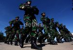 Atraksi Militer Meriahkan 50 Tahun Kembalinya Papua
