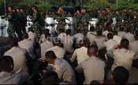 Sebanyak 1.500 personel TNI dan 25.000 polisi dikerahkan untuk mengamankan demo buruh.
