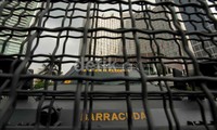 Mobil Barracuda juga dikerahkan.