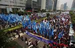 Jalan Thamrin Jadi Lautan Buruh