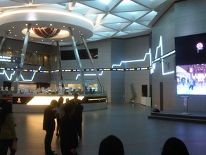 Diiringi Demo Buruh, IHSG Tembus Rekor Intraday Tertinggi