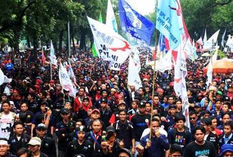 Agar Tak Rusuh, Pendemo Hari Buruh Harus Cukup Minum