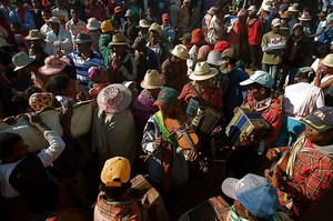 Ritual Menyeramkan di Dunia, Menari Bersama Orang Mati!
