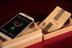 Menguak Packaging Galaxy S4