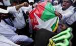 Massa FUI Robek Bendera Myanmar