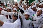 Massa FUI Robek Bendera Myanmar