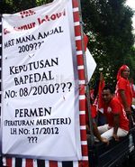 Ondel-ondel Demo Tolak MRT Layang