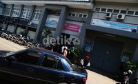 Susno ditahan dalam kasus korupsi dana pengamanan Pilgub Jabar. Ia divonis 3,5 tahun penjara.