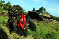     Dalam Latgab tersebut para prajurit TNI melakoni skenario menghancurkan kekuatan musuh. Ghazali Dasuqi/detikFoto.