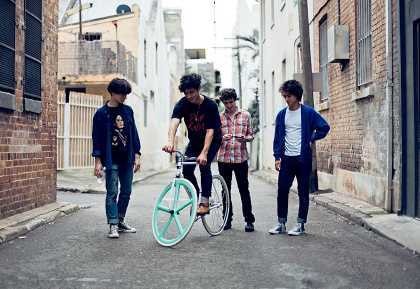 In A Million Years Last Dinosaurs: Tamasya ke Jutaan Tahun Lalu
