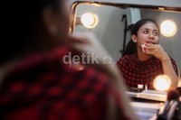 Lina sebelum melakukan sesi pemotretan bersama detikHOT.