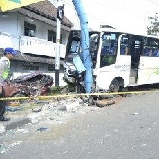 Kecelakaan Karambol di Semarang karena Oli Rem Habis