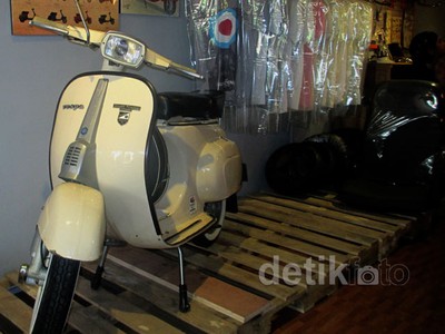 Melihat Bengkel Vespa Terbesar di Jakarta