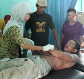 TNI Beri Santunan Keluarga Korban Sisa Bom Latihan Gabungan