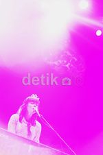 Konser Minimalis Lenka di Jakarta