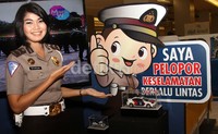  Bripda Esty Apriliana korrlantas berkampanye keselamatan di mall, Gusmun/detikfoto