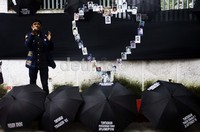 Mereka juga menuntut pengadilan kepada pihak-pihak yang terkait kasus HAM di Indonesia. Lamhot Aritonang/detikfoto