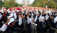 3000 bidan se-Jabodetabek memenuhi lapangan silang Monas. (Silvia Yusra)
