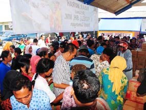 Gula 1.200 Kg Ludes Diserbu Dalam 1 Jam