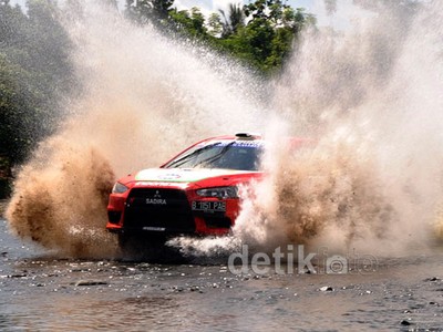 Beradu Gesit di Rally of Celebes