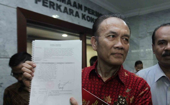 Fraksi DPR & Wewenang Parpol Mem-PAW Legislator Digugat ke MK