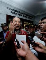 Arogansi Parpol Digugat ke MK