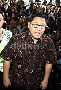 Pekan lalu Anas absen dari panggilan karena kondisi kesehatan yang menurun. Namun Anas menegaskan penyakitnya bukan disebabkan akibat mengkonsumsi nasi kucing. Lamhot Aritonang/detikFoto.