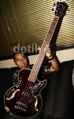 Jokowi Laporkan Gitar Metallica ke KPK
