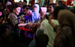 Pemain Legendra Padusi Sambangi Pasar Tanah Abang