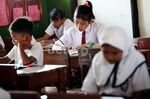 UN SD di Bekasi Berlangsung Tertib