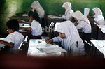 UN SD di Bekasi Berlangsung Tertib