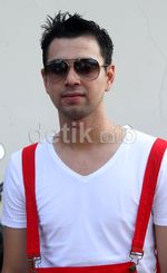 Kostum Imut Raffi Ahmad
