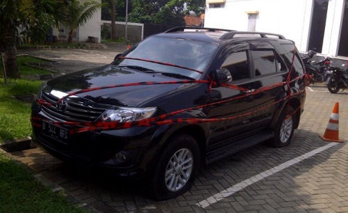 Diduga Hasil Pencucian Uang, 3 Mobil Mewah di DPP PKS Disegel KPK