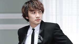 Lee Kwang Soo Akan Memerankan Karakter Antagonis dalam Drama Seri Terbaru