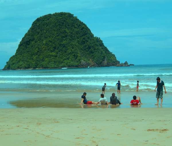 Banyuwangi Makin Serius Gelar Adu Surfing Internasional