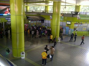 Berjuang Berburu Tiket Kereta Mudik Lebaran