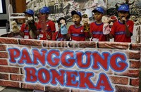 Pertunjukan tersebut juga dalam rangka memperingati Hari Air Sedunia.