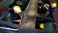 Sasis gerbong KA juga dikerjakan disini.