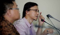 Pengamat politik SSS Toto Sugiarto dan anggota Bawaslu Daniel Zuchron menyampaikan pendapatnya.
