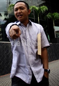 Saldi Matta meninggalkan gedung KPK. Lamhot Aritonang/detikFoto.