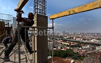Menurut BPS, tiga sektor yang mengalami pertumbuhan tertinggi adalah sektor pengangkutan dan komunikasi yang tumbuh 9,98%, keuangan real estate 8,35%, dan sektor konstruksi tumbuh 7,19%.