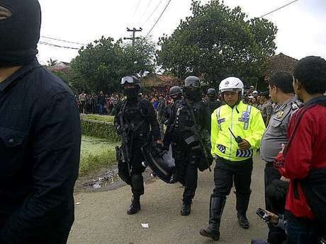 Densus 88 Temukan 4 Bom Pipa Utuh dan Ratusan Amunisi