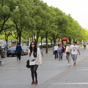Mari Iri dengan Trotoar di Shanghai