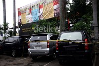 Seluruh plat nomor tersebut dicopot. Lamhot Aritonang/detikFoto.