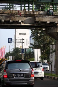 Hal ini dilakukan untuk memberikan kenyamanan kepada para pengguna jembatan penyeberangan orang.