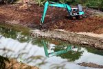 Pengerukan Kanal Banjir Timur