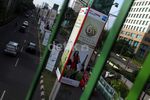 Tiang Monorel Jadi Papan Reklame
