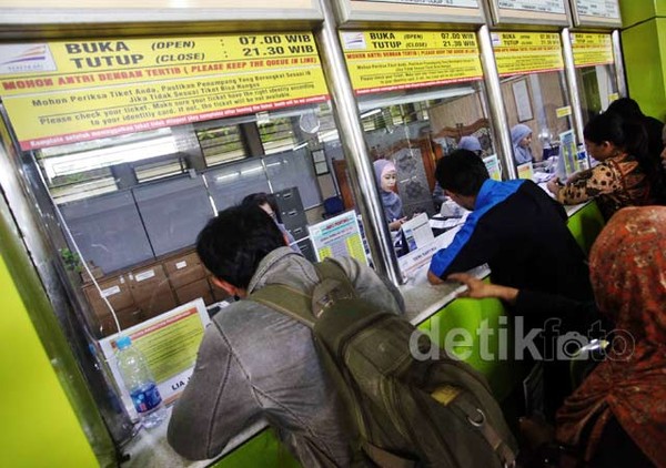 Tiket Kereta Buat Mudik Mulai Diserbu