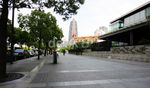 Nyamannya Berjalan di Trotoar Shanghai