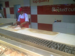 Ayam Broiler Rp 12.975/Ekor Ludes dalam Sejam di Midnight Sale Carrefour